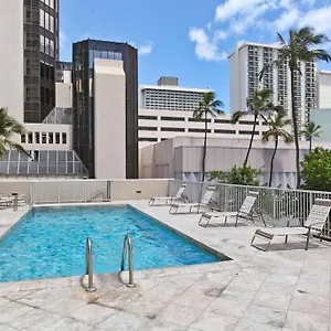 modern-studio-heart-of-waikiki-with-parking.hotelsinhawaii.org/